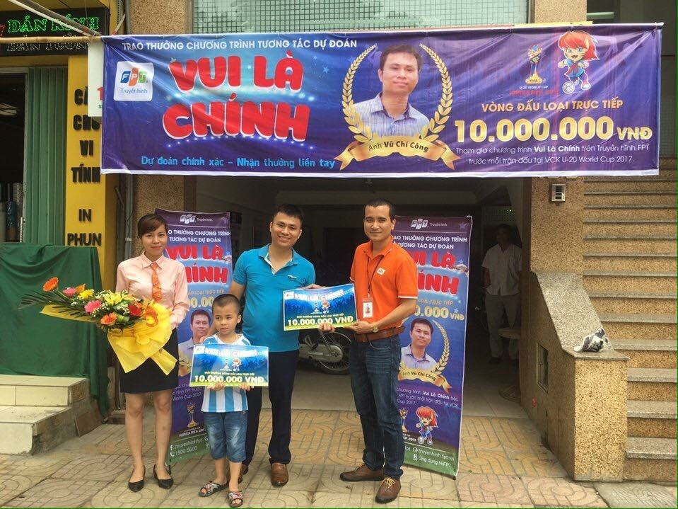 FPT Telecom Ninh Bình trao 20,000,000đ cho Khách hàng trúng giải "Vui Là Chính"